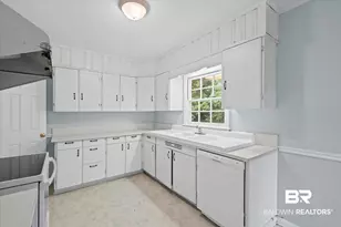 1429 Forestdale Dr, Mobile, AL 36618 - Photo 6