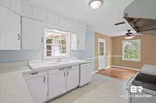 1429 Forestdale Dr, Mobile, AL 36618 - Photo 8