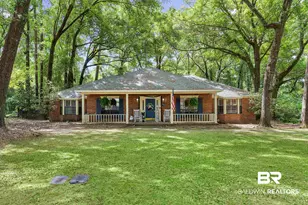 710 Holly Dr, Fairhope, AL 36532 - Photo 1