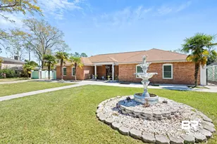 1255 Spring Valley Dr, Mobile, AL 36693 - Photo 2