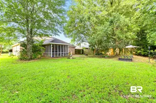 122 Oakwood Ave, Fairhope, AL 36532 - Photo 2