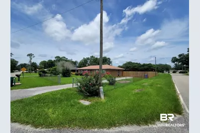 200 W Sycamore Avenue, Foley, AL 36535 - Photo 18
