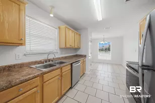 2704 Hampton Park Cir, Foley, AL 36535 - Photo 6