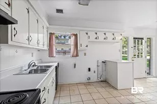 108 Mohawk St, Mobile, AL 36606 - Photo 8