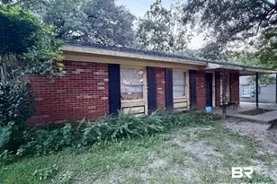 402 La Rose Dr, Mobile, AL 36609 - Photo 2