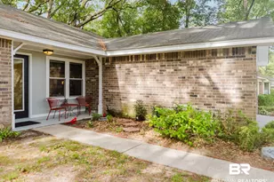 105 Plaza Cir, Daphne, AL 36526 - Photo 2