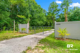25852 Patterson Rd, Robertsdale, AL 36567 - Photo 2