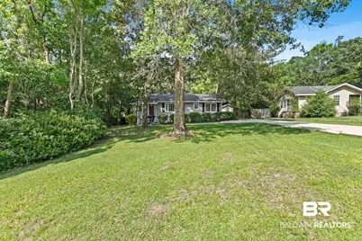 1009 W Pinewood Dr, Mobile, AL 36618 - Photo 2