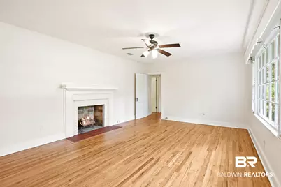1009 W Pinewood Dr, Mobile, AL 36618 - Photo 10