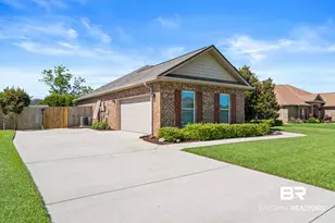 1121 Orlando Dr, Foley, AL 36535 - Photo 2