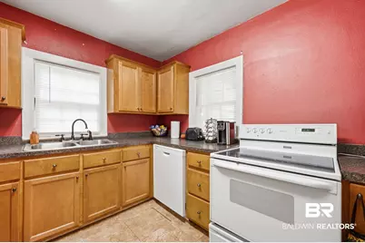 402 E 11th St, Bay Minette, AL 36507 - Photo 10