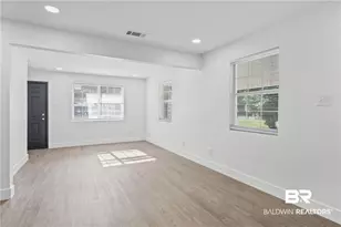 1605 Woodley Rd, Mobile, AL 36618 - Photo 4