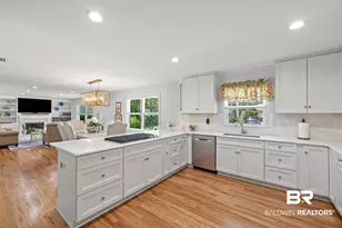 212 Pinecrest Ln, Fairhope, AL 36532 - Photo 8