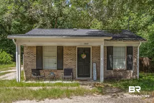1933 Pallister Pl, Mobile, AL 36618 - Photo 1