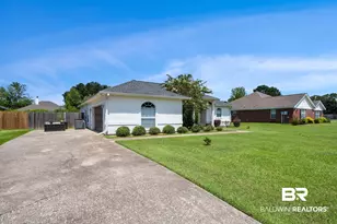 219 Driftwood Ave, Fairhope, AL 36532 - Photo 2