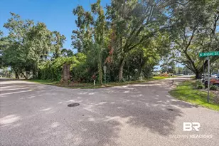 118 W Spruce Ave, Foley, AL 36535 - Photo 10