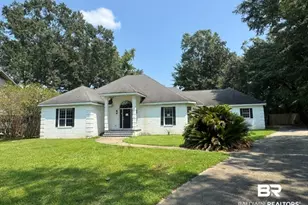 826 W Artillery Range, Spanish Fort, AL 36527 - Photo 2