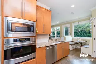 300 Perdido Ave, Fairhope, AL 36532 - Photo 16