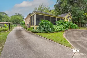 660 Bellangee Ave, Fairhope, AL 36532 - Photo 2
