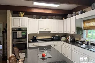 407 Village Dr, Fairhope, AL 36532 - Photo 4