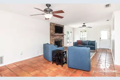 2300 E Christopher Drive E, Mobile, AL 36609 - Photo 10