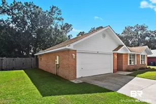 106 Oak Hollow Cir, Foley, AL 36535 - Photo 2