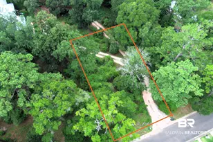 104 Laurel Ave, Fairhope, AL 36532 - Photo 1