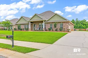 323 Wakefield Ave, Fairhope, AL 36532 - Photo 1