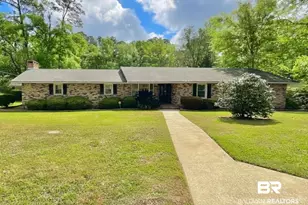 1118 W Carre Dr, Mobile, AL 36618 - Photo 1