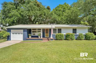 252 S Bayview St, Fairhope, AL 36532 - Photo 1
