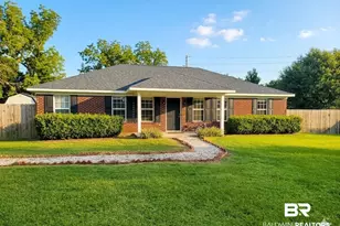 18885 Mahan Loop, Robertsdale, AL 36567 - Photo 1