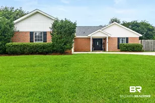 105 Oakwood Ave, Fairhope, AL 36532 - Photo 1