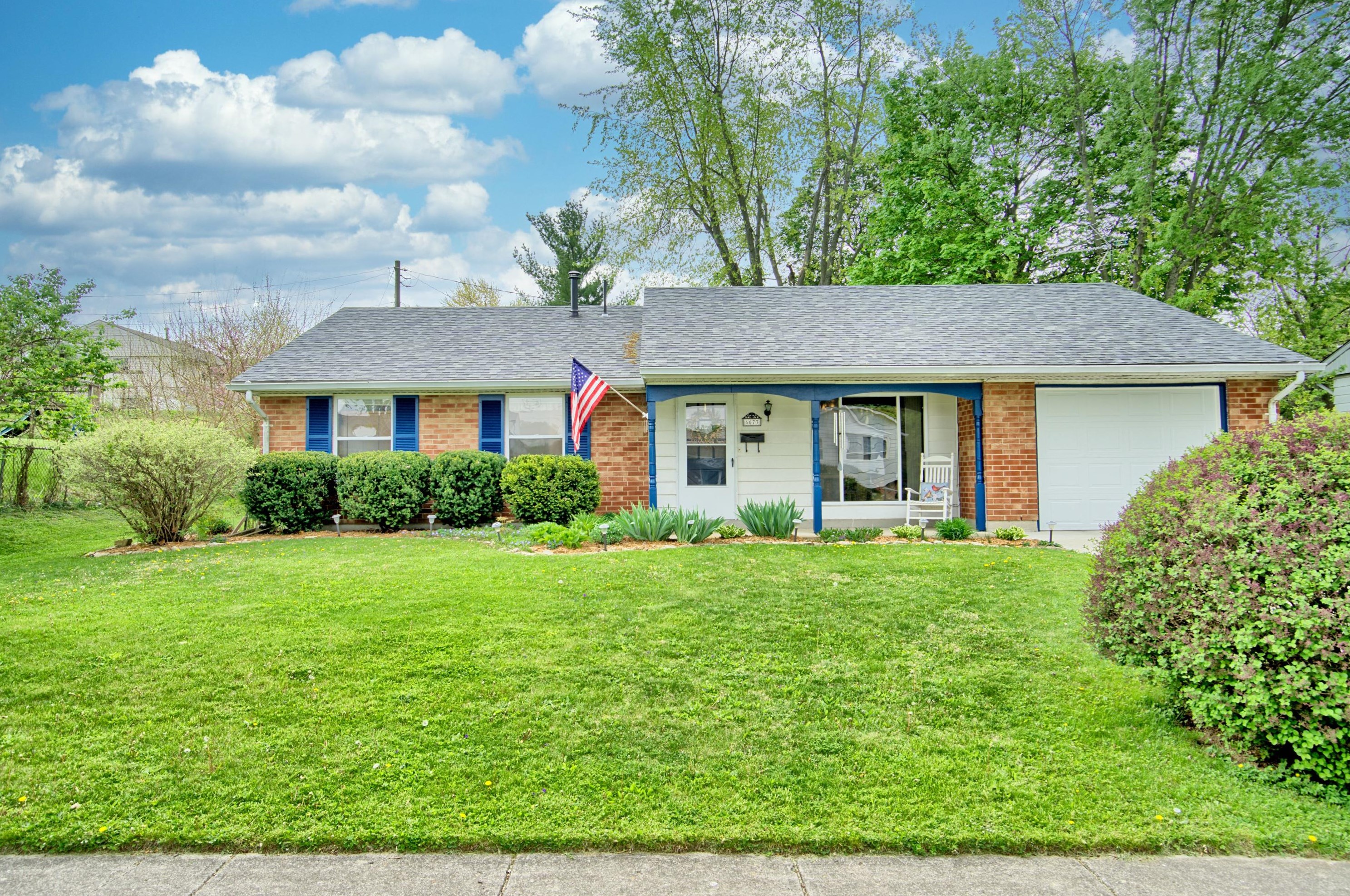 6673 Emerald Ave, Enon, OH 45323-1403