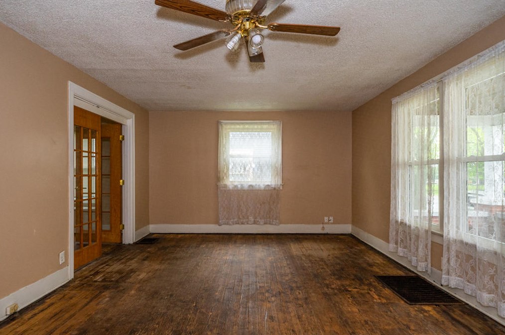 808 E Maple Ave, Miamisburg, OH 45342