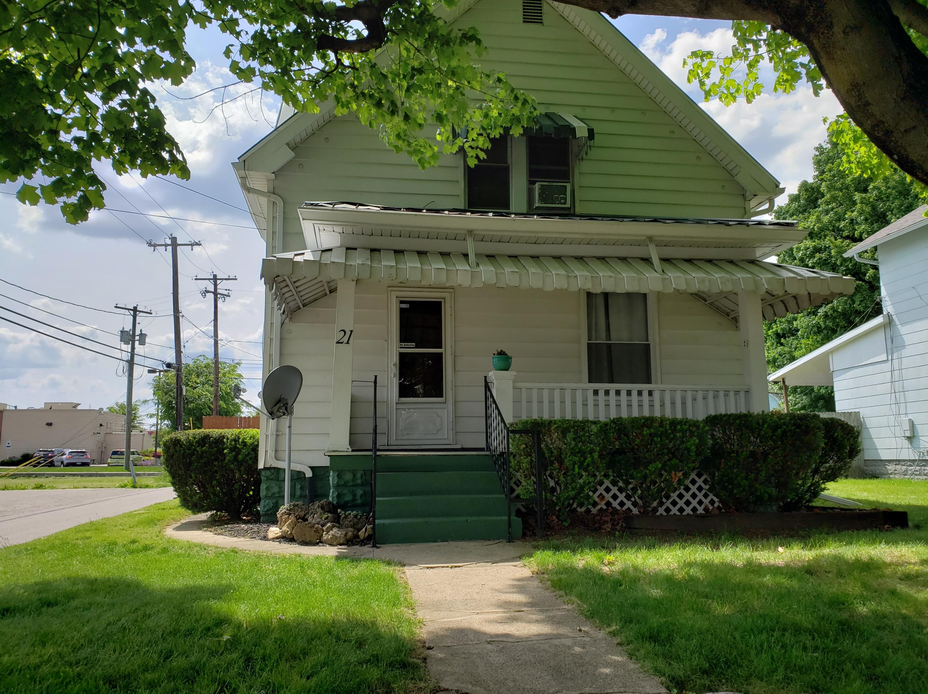 21 Douglas Ave, Springfield, OH 45503-4939