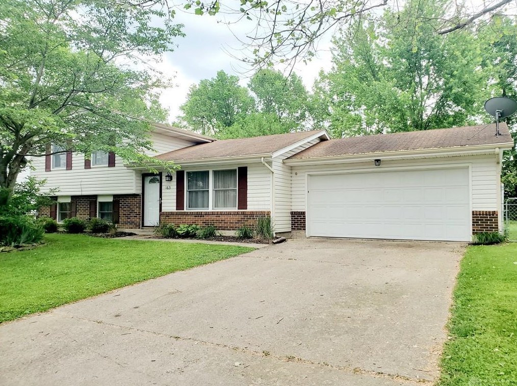 163 Lexington Farm Rd, Englewood, OH 45322