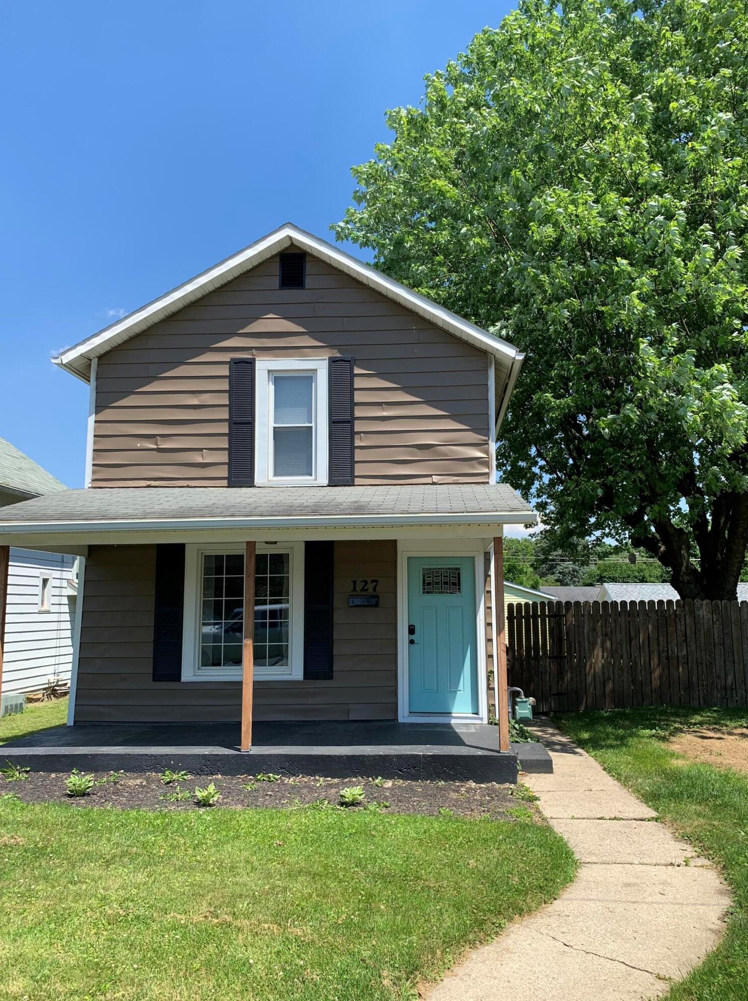 127 Sara St, Urbana, OH 43078-1948