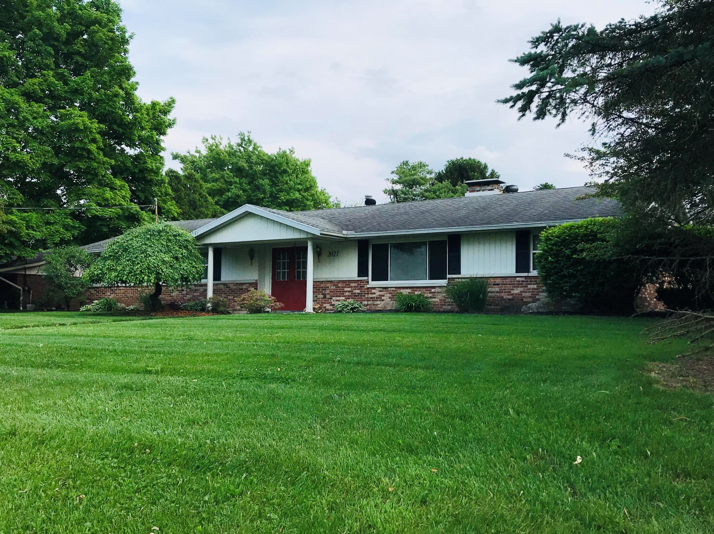 2021 Old Coach Rd, Springfield, OH 45505