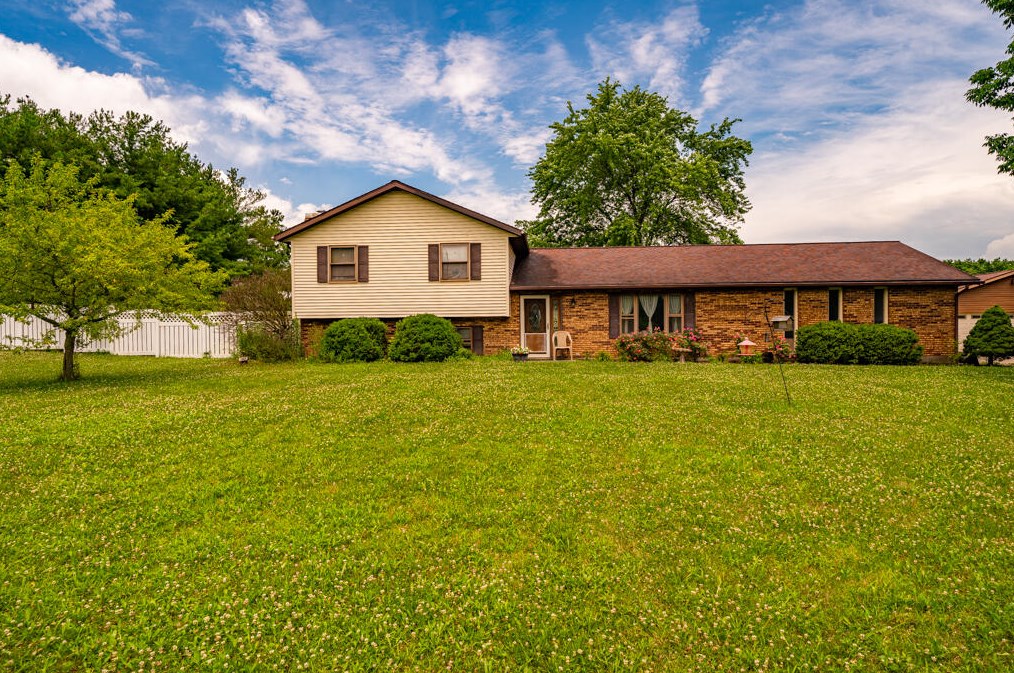 9367 Artz Rd, New Carlisle, OH 45344-2206