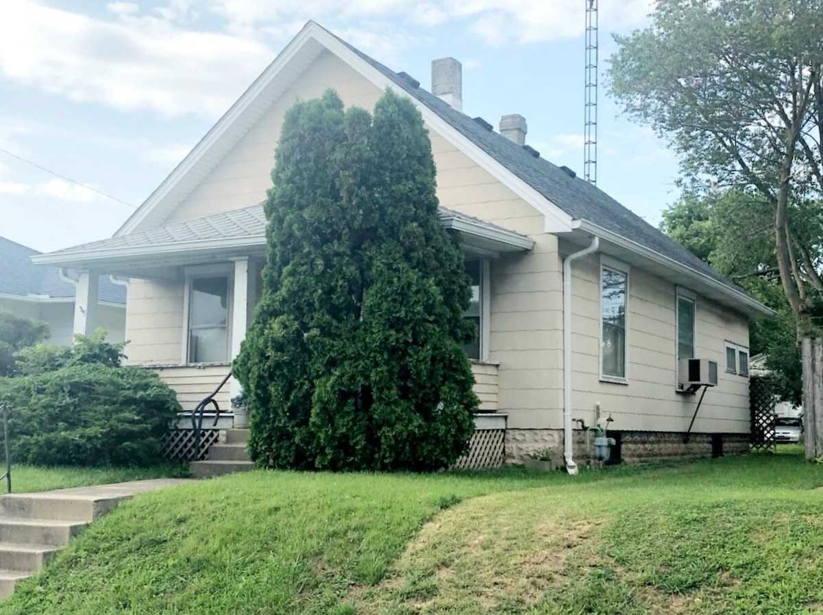 2126 Woodside Ave, Springfield OH  45503-4730 exterior