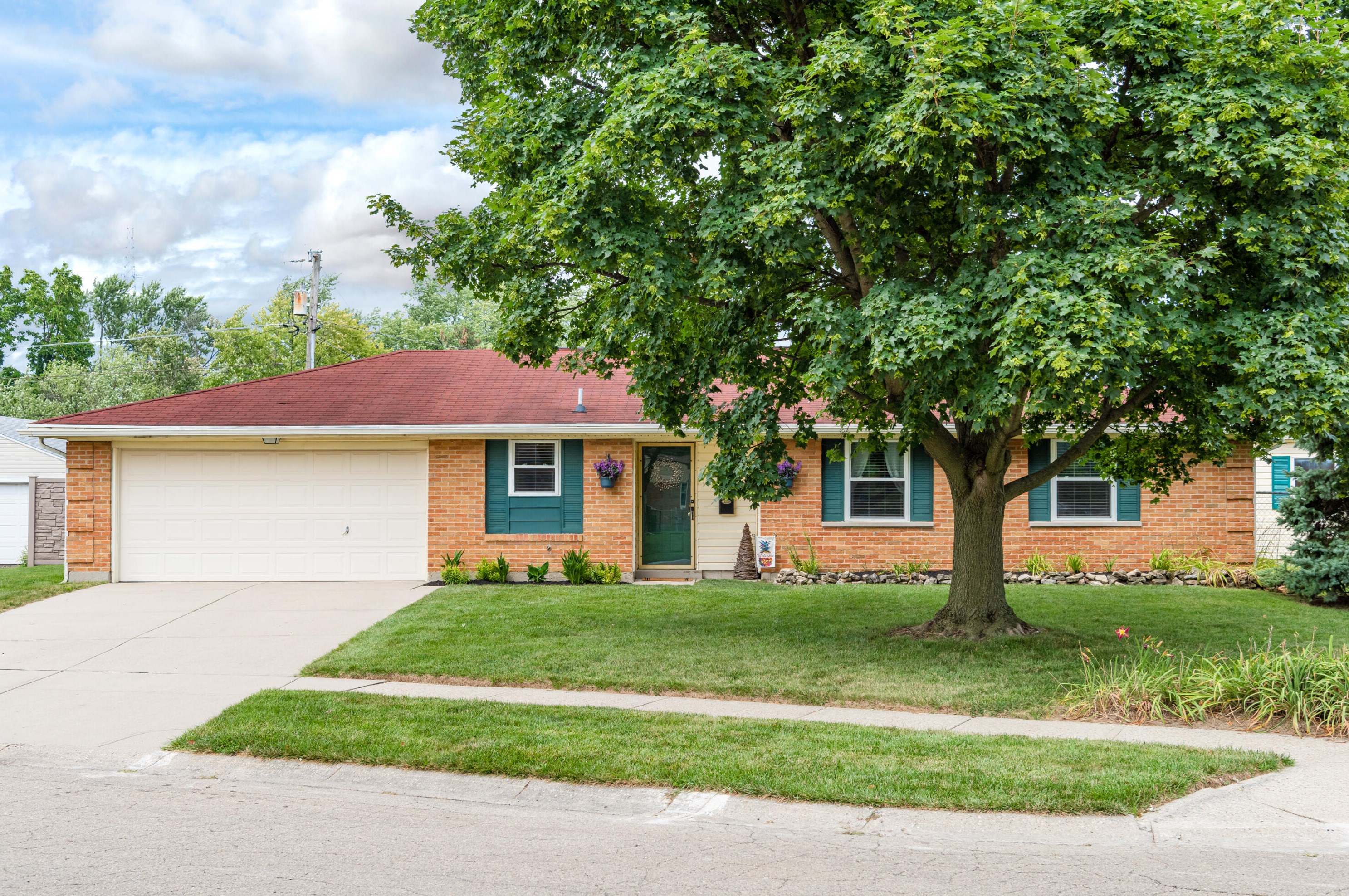 6781 Spokane Dr, Dayton, OH 45424-2245