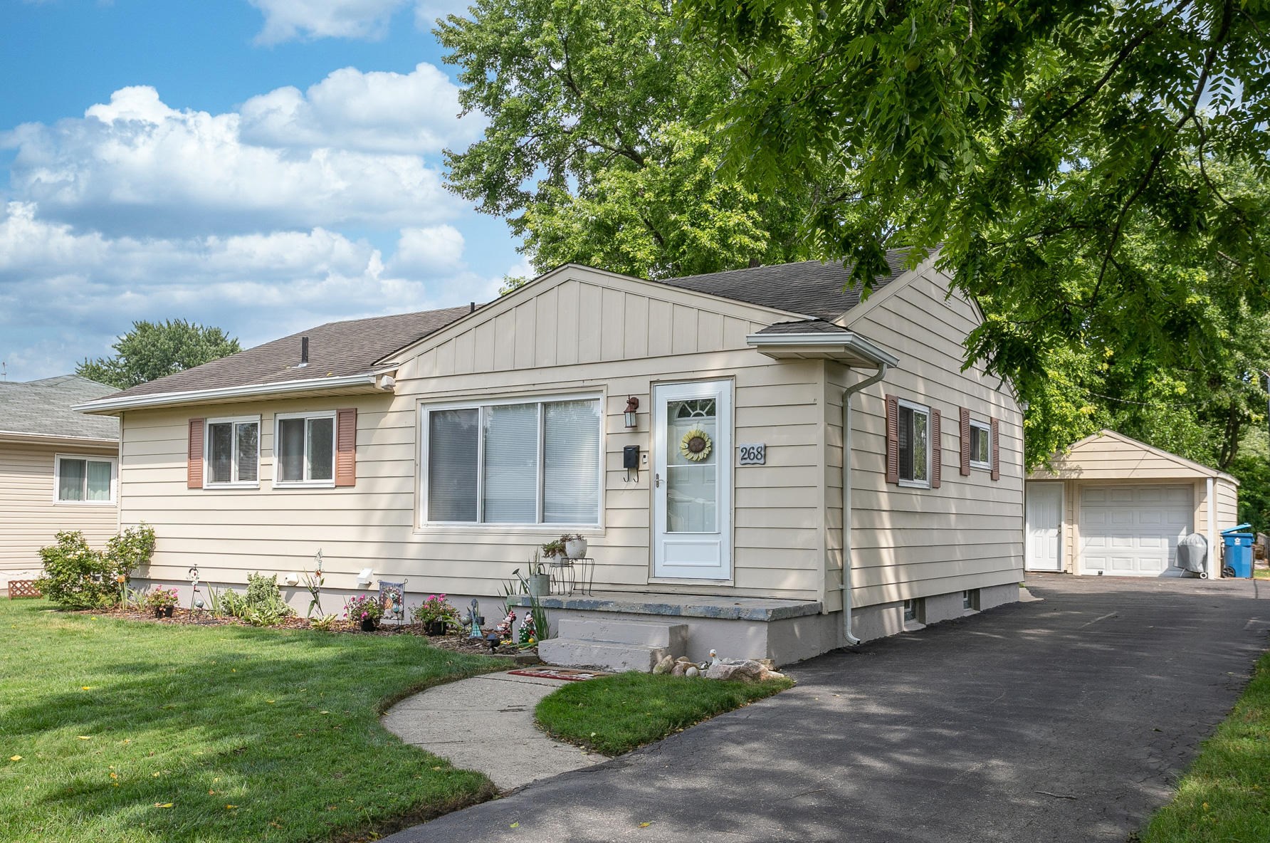 268 Chesterfield Cir, Dayton, OH 45431-1461