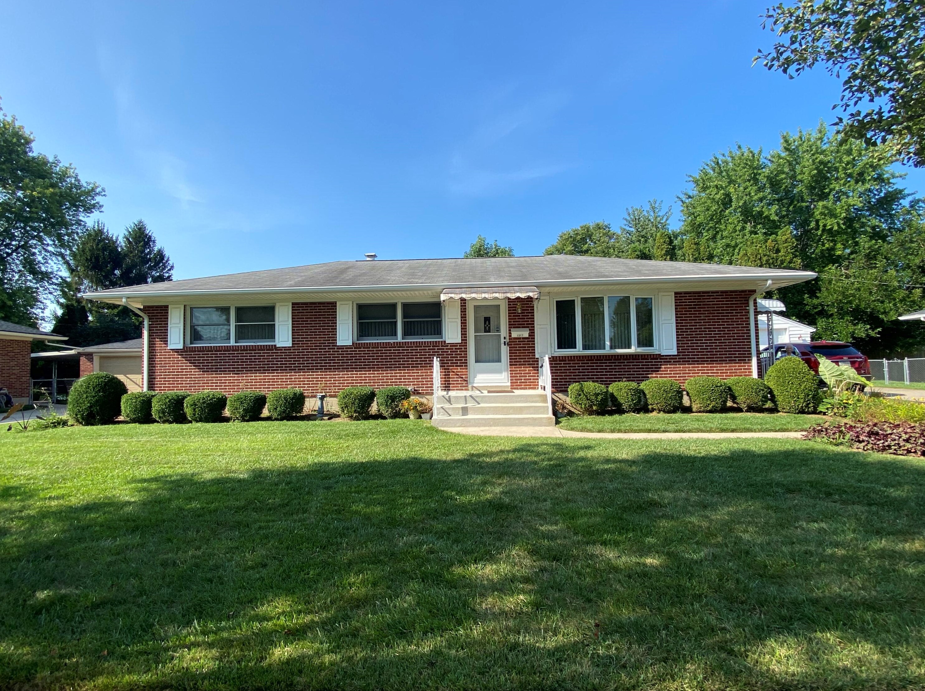 1317 Erika Dr, Springfield, OH 45503