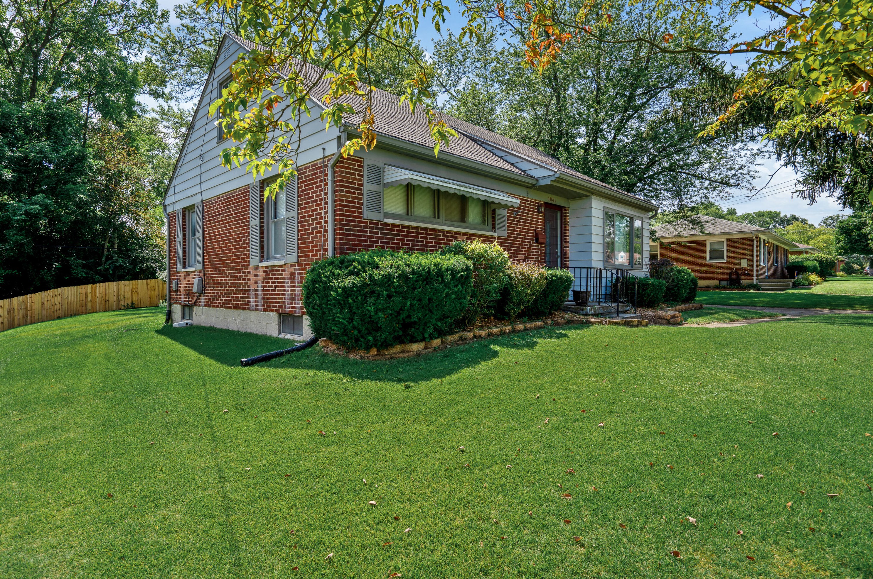 1041 Fruitland Rd, Springfield, OH 45503