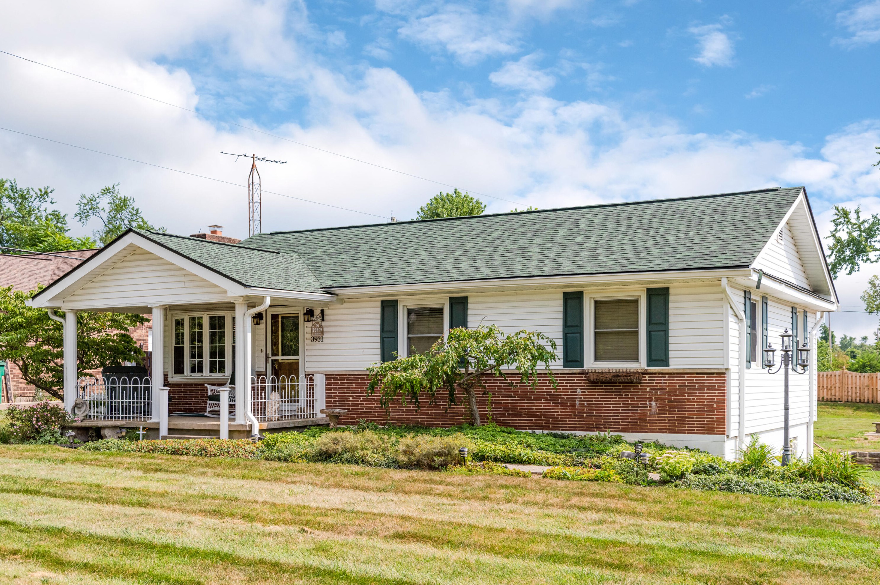 3931 Graham Dr, Dayton, OH 45431-2305