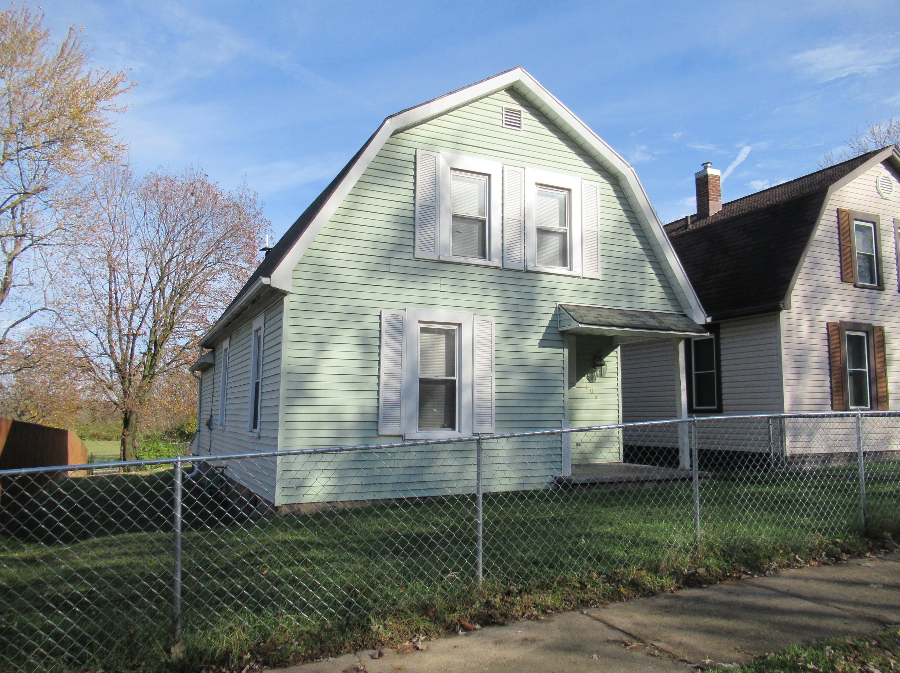 1608 Summit St, Springfield, OH 45503