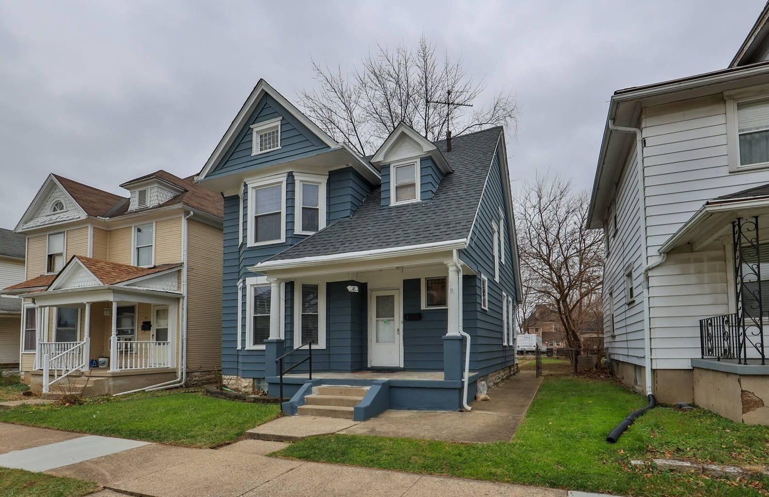 38 Pioneer St, Dayton, OH 45405-4635