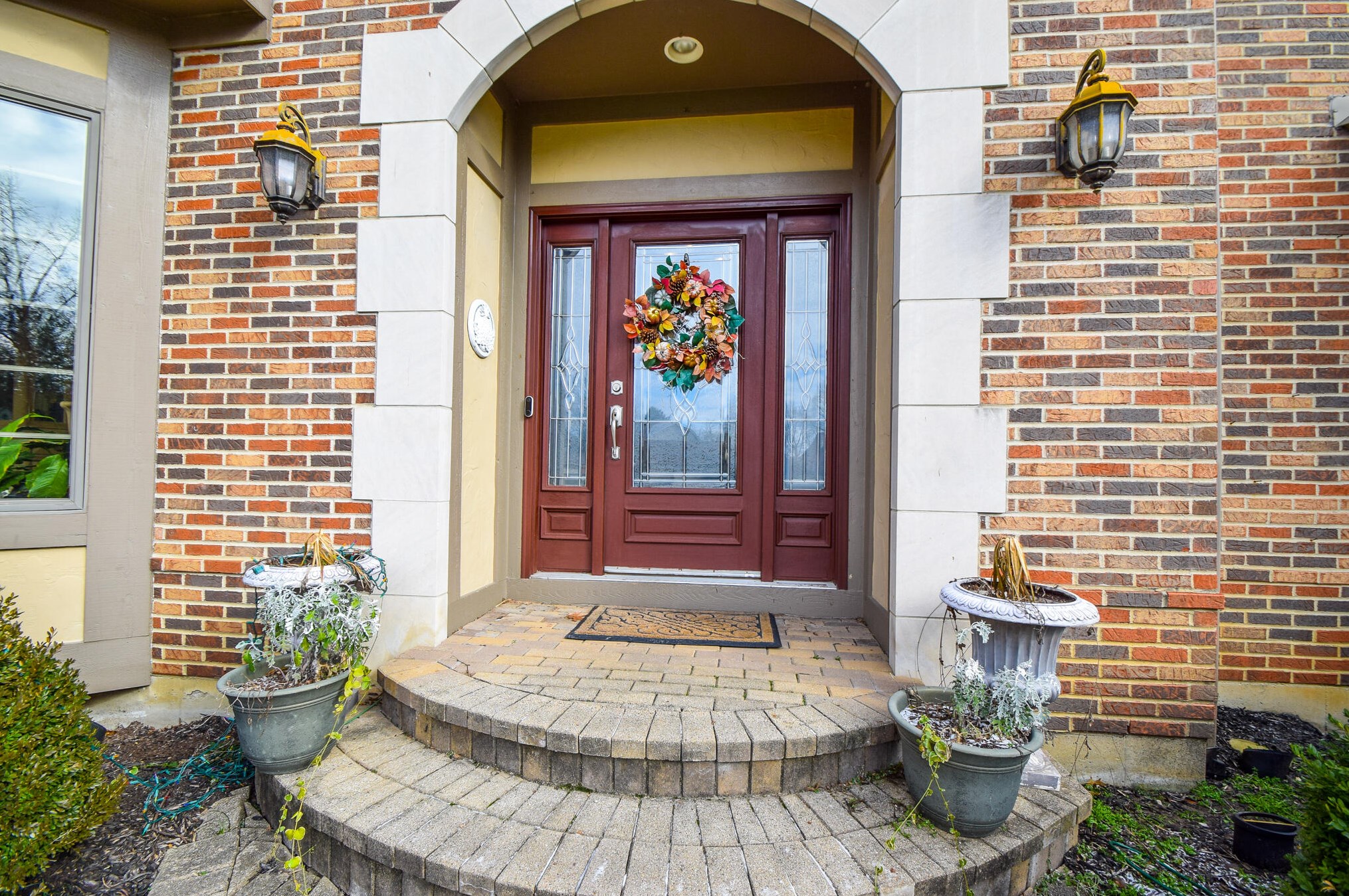 1511 Waterbury Woods Ln, Dayton, OH 45458-3593