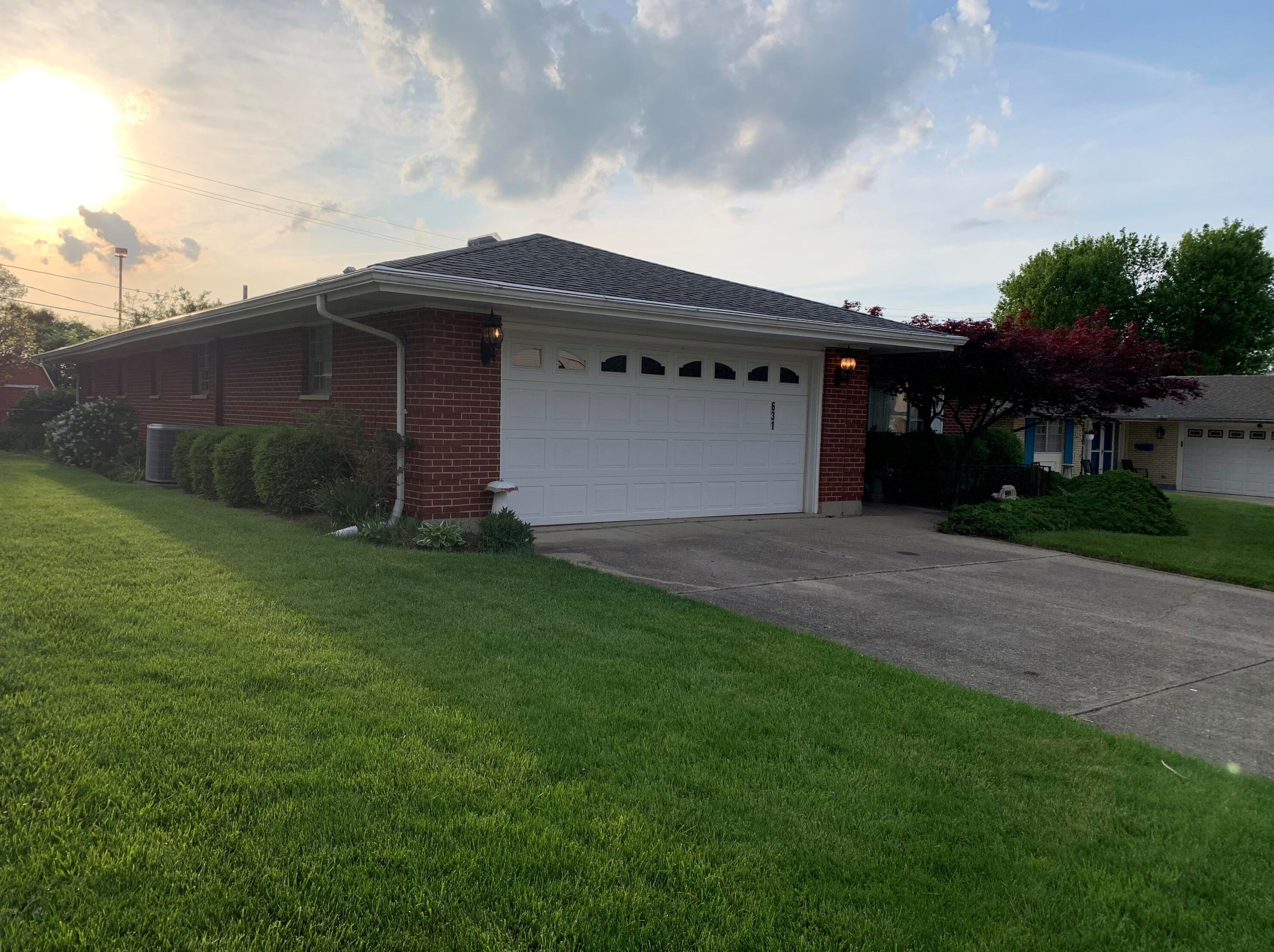 631 Crestmont Dr, Dayton, OH 45431-2949