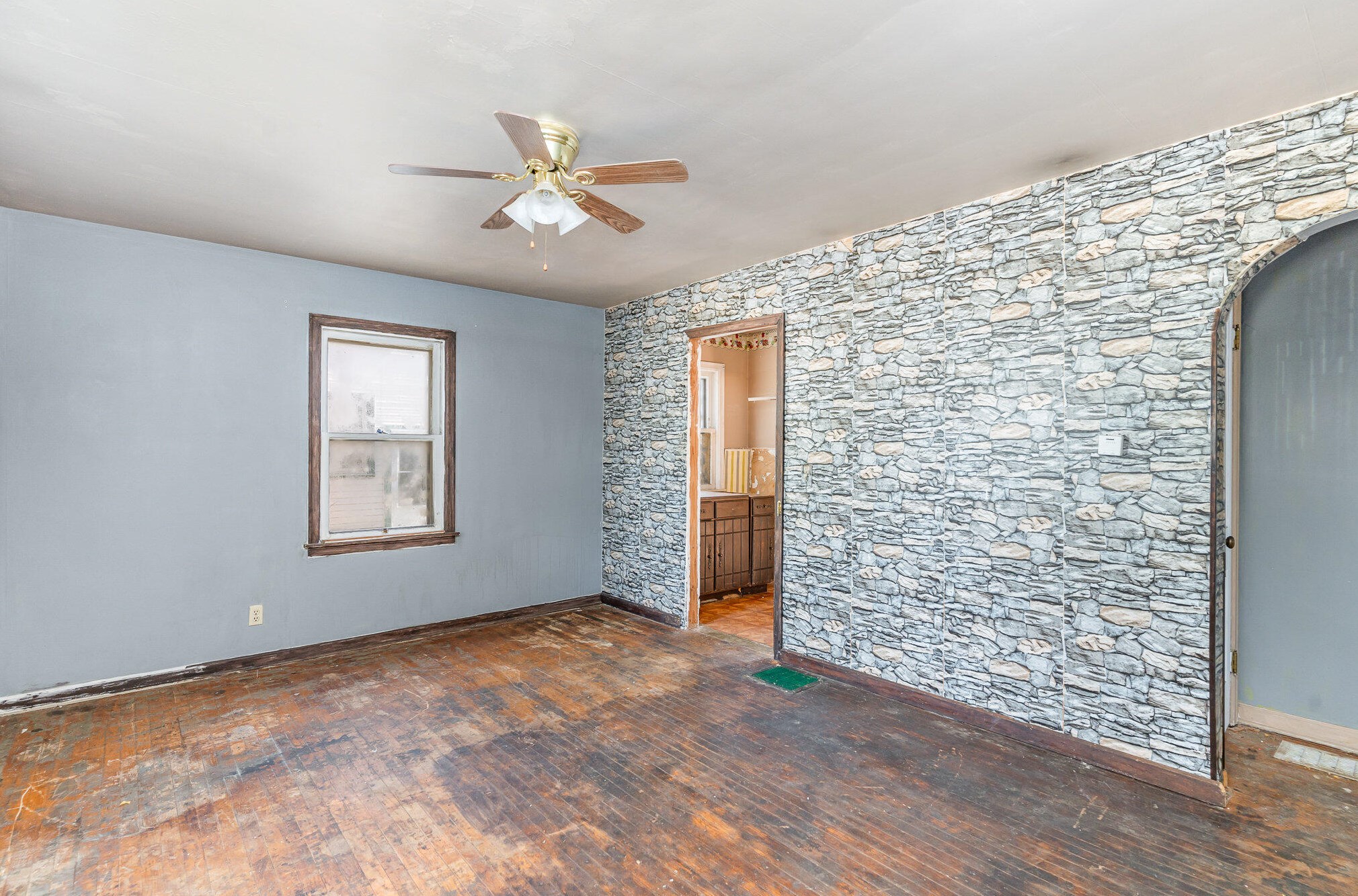 204 N Douglas Ave, Springfield, OH 45503